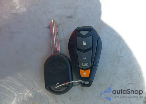 2010 Ford F-150 Xl z USA, uszkodzony, nr VIN 1FTEX1E87AFB38915